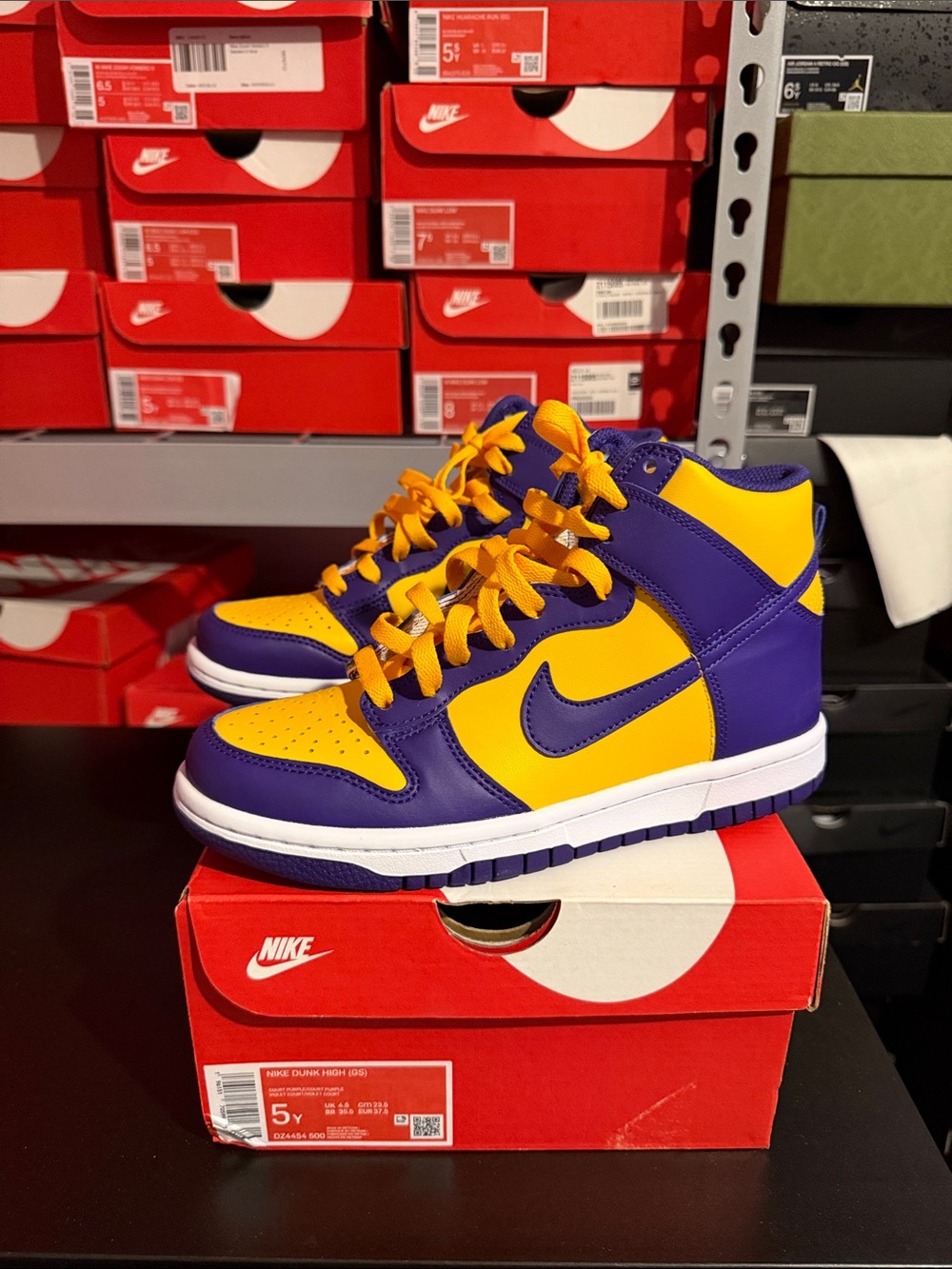 Nike Dunk high Lakers GS size 5y